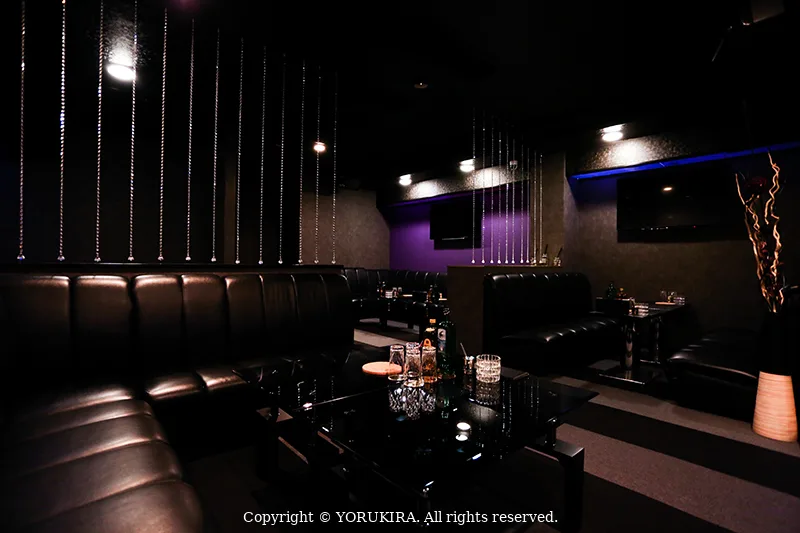 CLUB QUEEN